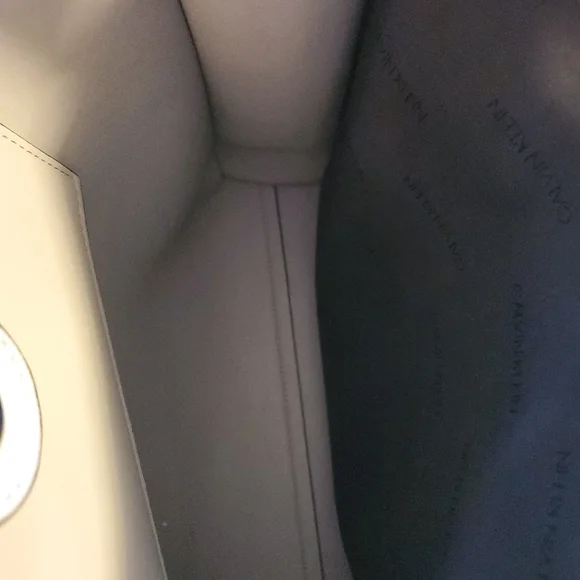 HOST PICK** CALVIN KLEIN HAND BAG - Picture 9 of 13